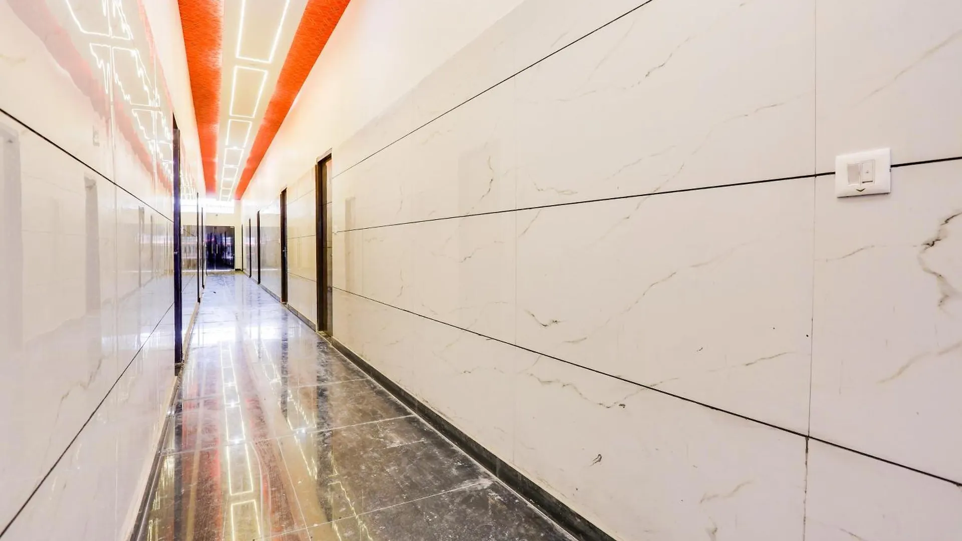 Super Hotel O Metro Inn Delhi  3*, Delhi (National Capital Territory of India)