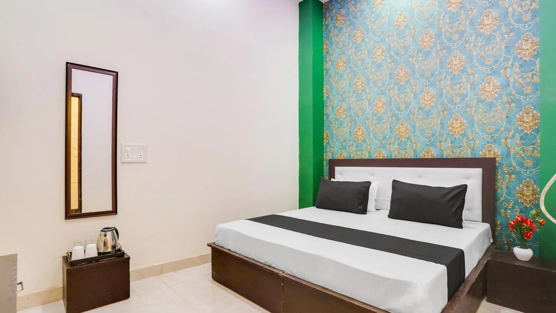 Super Hotel O Metro Inn Delhi