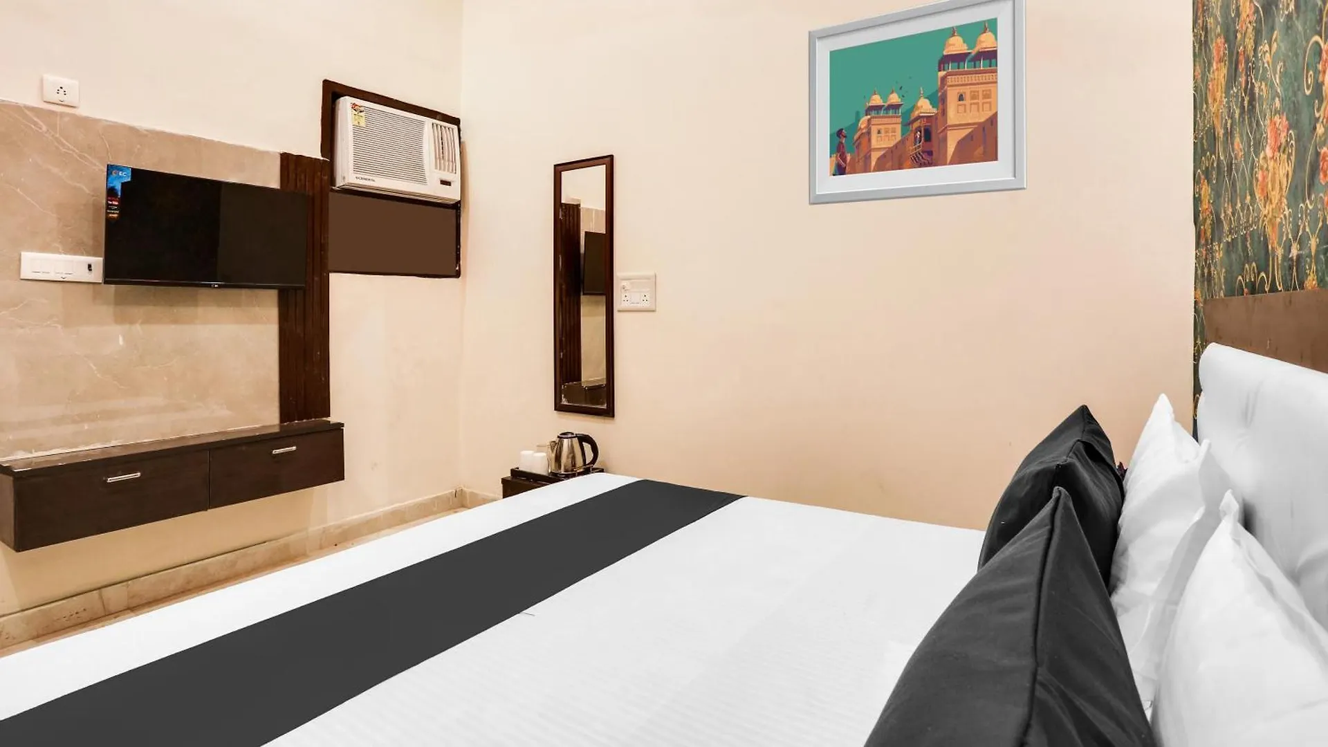 ***  Super Hotel O Metro Inn Delhi  India